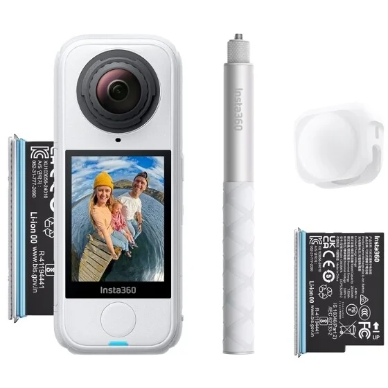 Vendita Finale Videocamera Insta360 X4 AIR Artic Bianco - STARTER BUNDLE