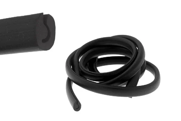 Popolare 142640100 - PROFILO SCUDO NERO IN GOMMA 165CM 'RMS' PER PIAGGIO VESPA 50 SPECIAL-ET3-PK 50 S
