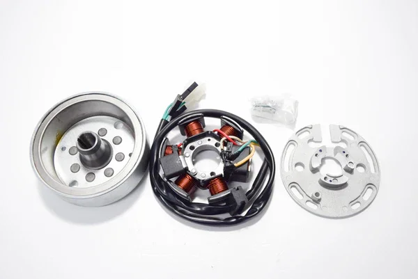 168513 - VOLANO COMPLETO DI STATORE A 6 POLI MARCA SGR DERBY SM 50 X-TREME DAL 2003>2012-SENDA DRD RACING DAL 2006> CODICE 168513 Più Venduto
