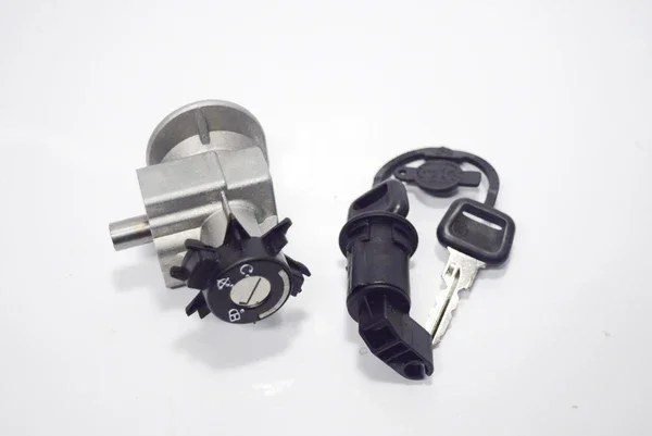 0972008 - KIT SERRATURE AVVIAMENTO ADATTABILE PEUGEOT VIVACITY 50 CODICE SGR 0972008 Nuovo Arrivo