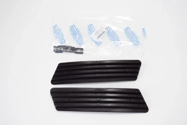 Must-Have C191 - COPPIA FREGI PER FIANCATE DI COLORE NERO LATERALI LAMBRETTA DL 125-150-200