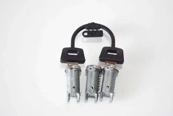 62103 - SERIE 3 CILINDRETTI+2 CHIAVI VESPA PK-XL Spedito Oggi
