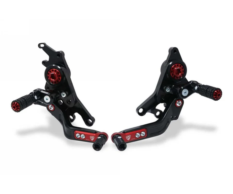 Pedane Regolabili Pilota Cnc Racing Nero/rosso Ducati Hypermotard 950 SpModelli dal 2019 al 2026 PE432BR Consegna Rapida